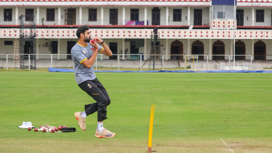 WHITE SNICK GRIP SOCKS