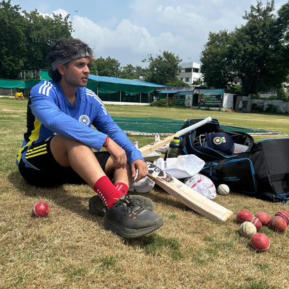 RED SNICK GRIP SOCKS