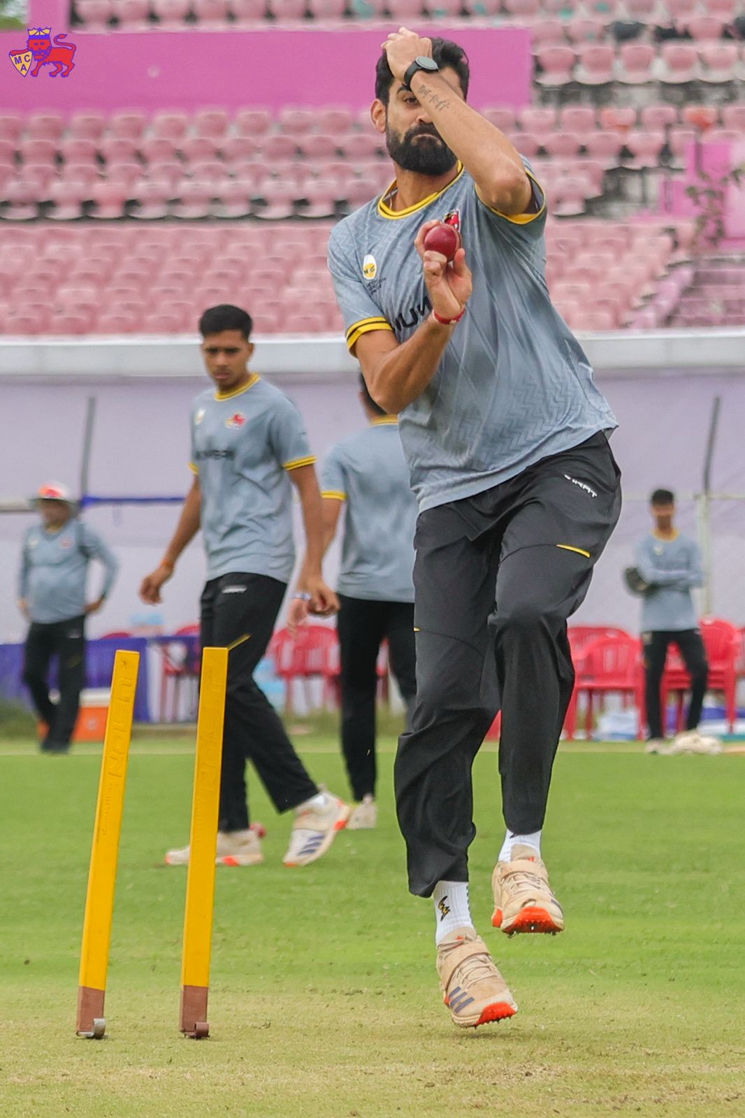 WHITE SNICK GRIP SOCKS